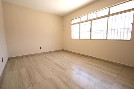 Casa à venda com 172m², 3 quartos e 4 vagasSala