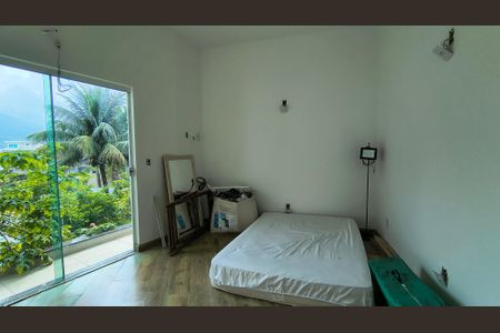 Casa de condomínio à venda com 200m², 3 quartos e 3 vagasQuarto 2