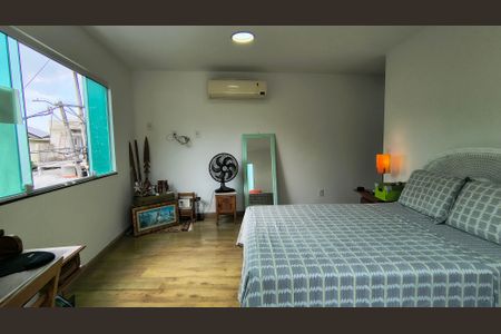 Casa de condomínio à venda com 200m², 3 quartos e 3 vagasSuíte 