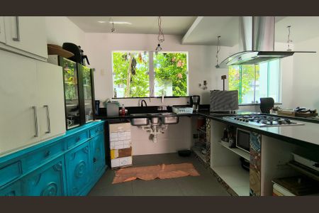 Casa de condomínio à venda com 200m², 3 quartos e 3 vagasCozinha 