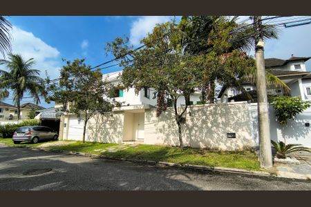 Casa de condomínio à venda com 200m², 3 quartos e 3 vagasFachada da Casa 