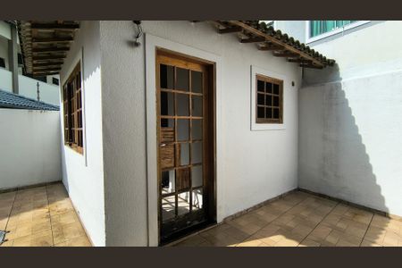 Casa de condomínio à venda com 200m², 3 quartos e 3 vagasQuarto de Serviço 