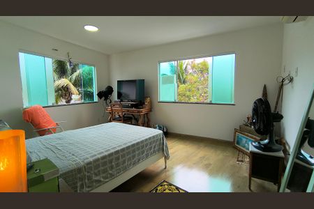 Casa de condomínio à venda com 200m², 3 quartos e 3 vagasSuíte 