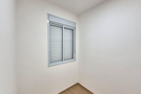 Apartamento para alugar com 74m², 3 quartos e 1 vagaQuarto 2 