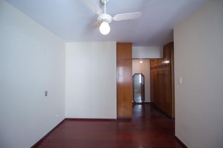 Suite  de apartamento para alugar com 3 quartos, 145m² em Centro, Sorocaba