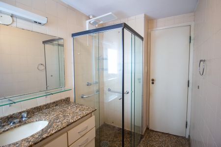 Apartamento para alugar com 145m², 3 quartos e 2 vagasBanheiro 