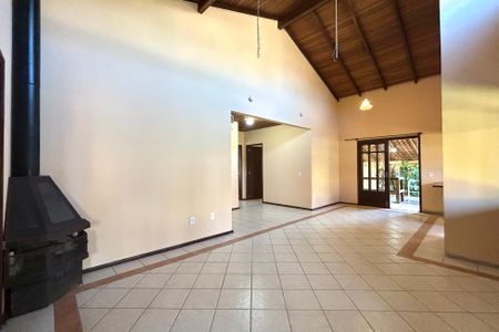 Sala de casa para alugar com 3 quartos, 190m² em Rio Tavares, Florianópolis