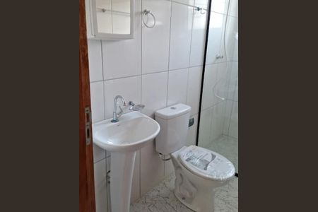 Banheiro de casa para alugar com 1 quarto, 45m² em Jardim Luzitano, Mauá