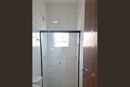 Banheiro de casa para alugar com 1 quarto, 45m² em Jardim Luzitano, Mauá