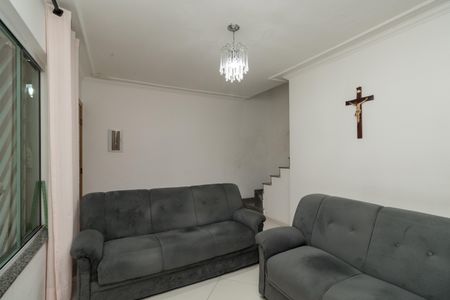 Casa à venda com 100m², 2 quartos e 2 vagasSala