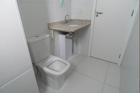 Apartamento à venda com 300m², 3 quartos e 3 vagas Apartamento à venda com 300m², 3 quartos e 3 vagasBanheiro da Suíte 2
