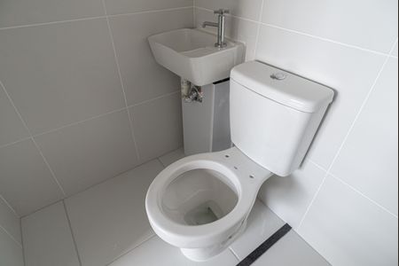 Apartamento à venda com 300m², 3 quartos e 3 vagas Apartamento à venda com 300m², 3 quartos e 3 vagasBanheiro de Serviço