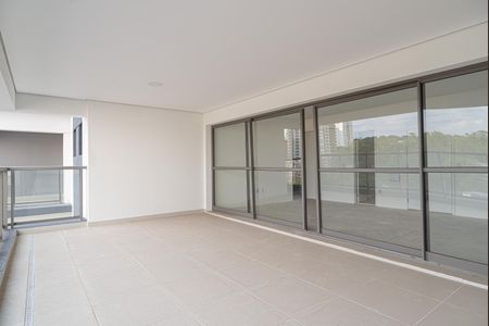 Apartamento à venda com 300m², 3 quartos e 3 vagas Apartamento à venda com 300m², 3 quartos e 3 vagasVaranda da Sala