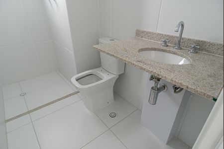 Apartamento à venda com 300m², 3 quartos e 3 vagas Apartamento à venda com 300m², 3 quartos e 3 vagasBanheiro da Suíte 2