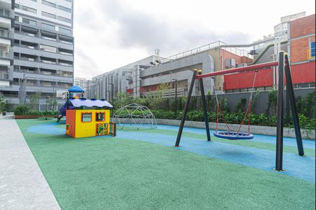 Apartamento à venda com 300m², 3 quartos e 3 vagas Apartamento à venda com 300m², 3 quartos e 3 vagasÁrea comum - Playground