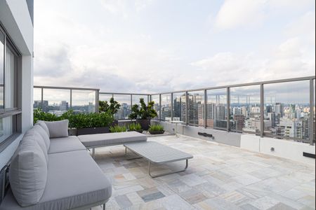 Apartamento à venda com 300m², 3 quartos e 3 vagas Apartamento à venda com 300m², 3 quartos e 3 vagasÁrea comum - Terraço