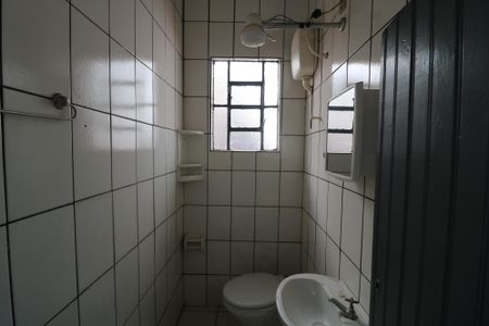 Banheiro de casa para alugar com 1 quarto, 30m² em Vila California, São Paulo