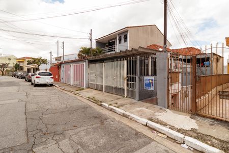 Casa para alugar com 40m², 3 quartos e sem vaga Casa para alugar com 40m², 3 quartos e sem vagaFachada