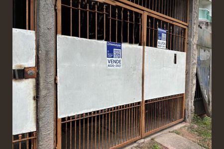 Casa à venda com 180m², 4 quartos e 2 vagasFachada 