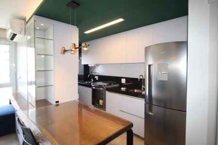 Cozinha de apartamento à venda com 2 quartos, 63m² em Passo D’areia, Porto Alegre