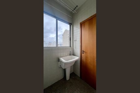 Apartamento à venda com 64m², 2 quartos e 2 vagasÁrea de Serviço