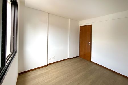 Apartamento à venda com 126m², 4 quartos e 3 vagasSuite 2