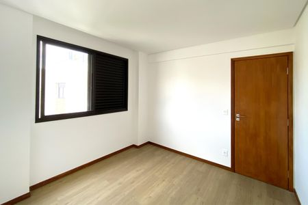 Apartamento à venda com 126m², 4 quartos e 3 vagasQuarto 4