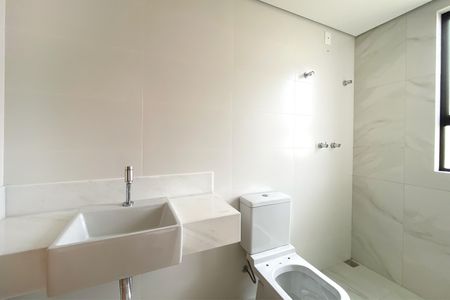 Apartamento à venda com 126m², 4 quartos e 3 vagasBanheiro da Suíte 2