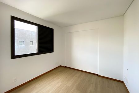 Apartamento à venda com 126m², 4 quartos e 3 vagasQuarto 3