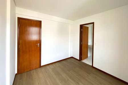 Apartamento à venda com 126m², 4 quartos e 3 vagasSuite 2