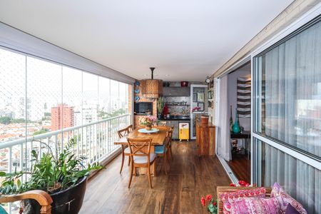 Apartamento à venda com 137m², 3 quartos e 3 vagasVaranda