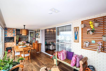 Apartamento à venda com 137m², 3 quartos e 3 vagasVaranda