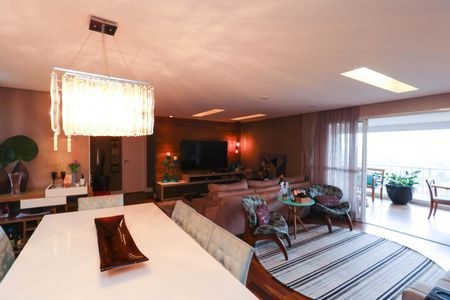 Sala de apartamento à venda com 3 quartos, 137m² em Vila Gumercindo, São Paulo