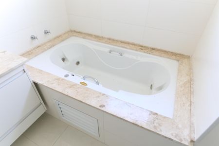 Apartamento para alugar com 260m², 4 quartos e 3 vagasBanheiro da Suíte