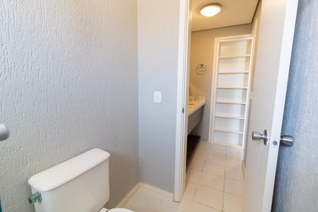 Casa de condomínio à venda com 80m², 2 quartos e 1 vagaBanheiro