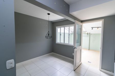 Cozinha de casa de condomínio para alugar com 2 quartos, 80m² em Cavalhada, Porto Alegre