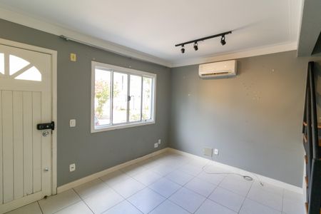 Sala de casa de condomínio para alugar com 2 quartos, 80m² em Cavalhada, Porto Alegre