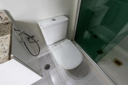 Apartamento para alugar com 60m², 2 quartos e 1 vaga Apartamento para alugar com 60m², 2 quartos e 1 vagaBanheiro do Corredor
