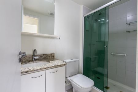 Apartamento para alugar com 60m², 2 quartos e 1 vaga Apartamento para alugar com 60m², 2 quartos e 1 vagaBanheiro do Corredor