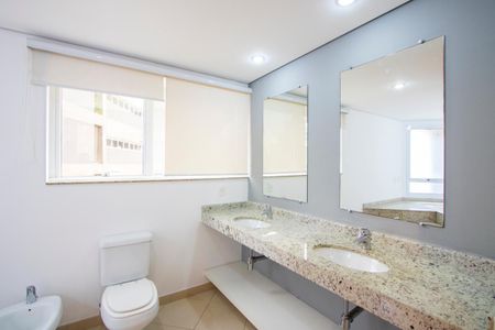 Apartamento para alugar com 104m², 1 quarto e 2 vagasBanheiro do quarto