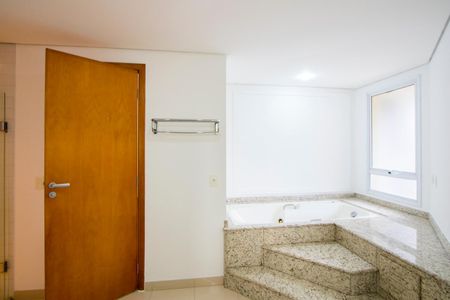 Apartamento para alugar com 104m², 1 quarto e 2 vagasBanheiro do quarto