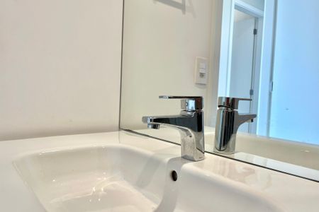 Apartamento à venda com 90m², 2 quartos e 2 vagas Apartamento à venda com 90m², 2 quartos e 2 vagasBanheiro Corredor