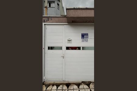 Casa à venda com 146m², 3 quartos e 4 vagas Casa à venda com 146m², 3 quartos e 4 vagasFachada