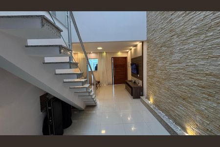 Casa à venda com 146m², 3 quartos e 4 vagas Casa à venda com 146m², 3 quartos e 4 vagasSala