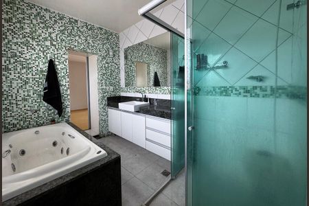 Apartamento para alugar com 210m², 4 quartos e 3 vagassuite / banheira