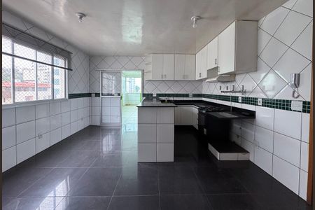 Apartamento para alugar com 210m², 4 quartos e 3 vagascozinha