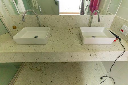 Banheiro de kitnet/studio para alugar com 1 quarto, 40m² em Tatuapé, São Paulo