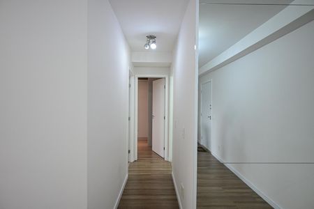 Corredor de apartamento para alugar com 2 quartos, 57m² em Vila Andrade, São Paulo