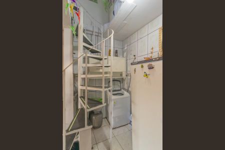 Casa à venda com 77m², 3 quartos e 1 vagaÁrea de Serviço