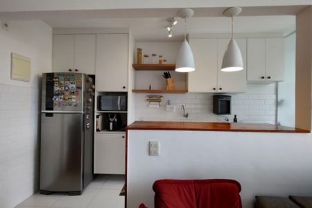 Apartamento à venda com 62m², 2 quartos e 1 vaga Apartamento à venda com 62m², 2 quartos e 1 vagaCozinha - Armários